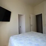 Gohouse Ronald 1003